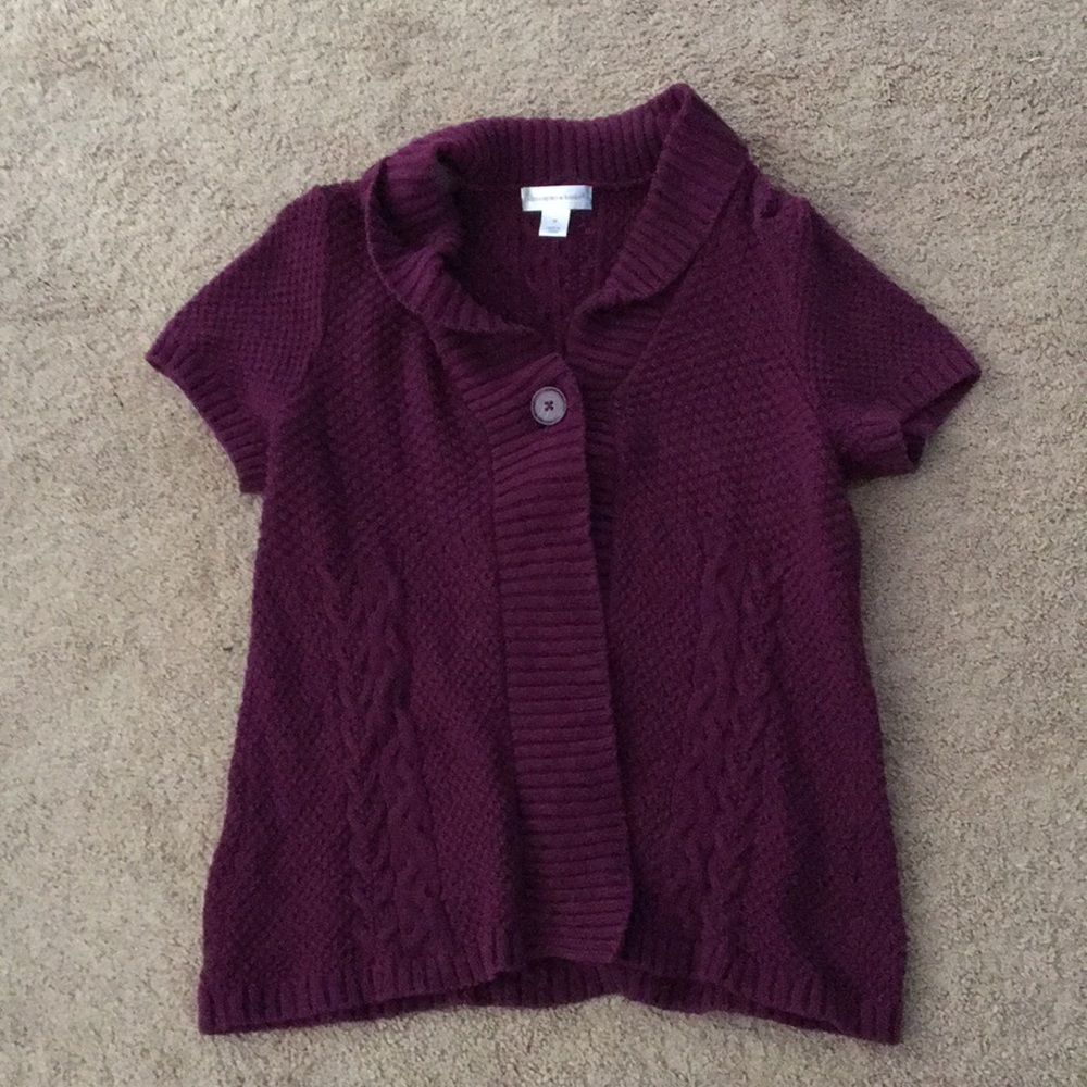Short sleeve sweater